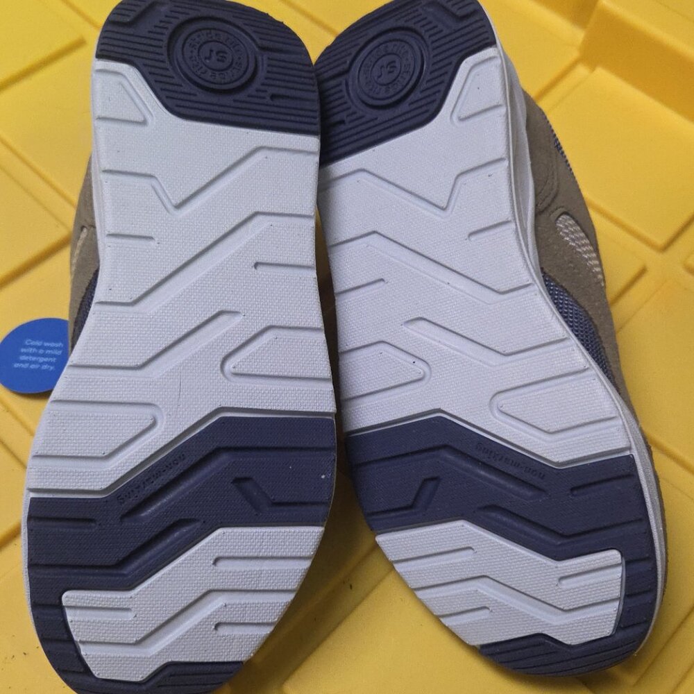 Size 3 - Stride Rite - Shoes - BRIGHTON taupe - NWT & Lighted Victory - Red - Picture 2 of 9